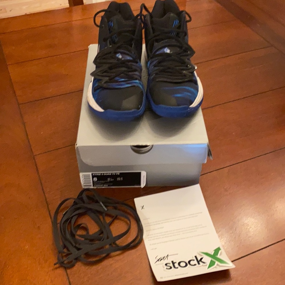 Kyrie 5 Duke TV PE-Size 8